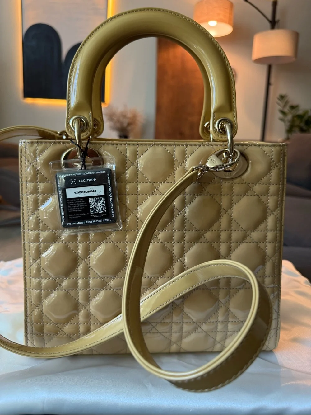 CHRISTIAN DIOR Patent Cannage Medium Lady Dior